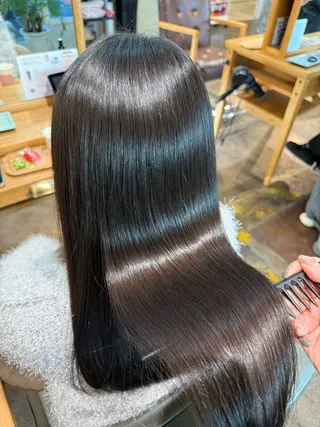 ロング 塩谷 楓のヘアスタイル