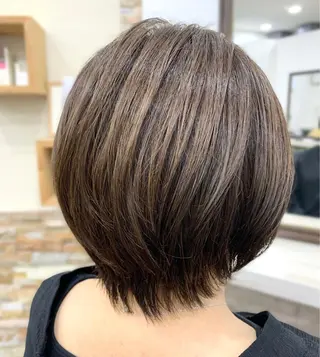 ショート カラー 中崎町／似合わせ cut🔸山路ナオコのヘアスタイル