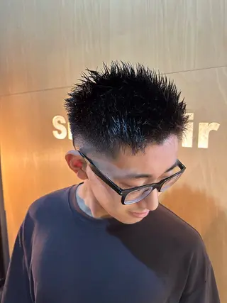ショート フェードとパーマ特化 小池 魔裟斗のヘアスタイル
