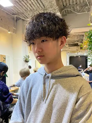ショート パーマ メンズ JINKIメンズ特化 メンズカットパーマのヘアスタイル