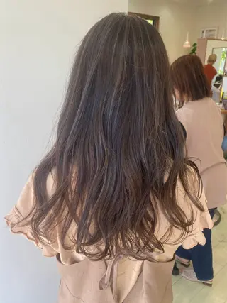 ロング カラー 艶カラー／ストレート かとうゆうき🍯のヘアスタイル