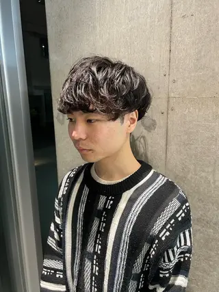パーマ メンズ 吉沢遣人/レイヤー 艶カラー/抜け感のヘアスタイル