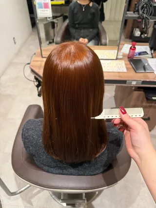 セミロング カラー AKAZAWA MIKUのヘアスタイル
