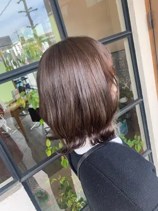 ミディアム カラー 井上 花音のヘアスタイル