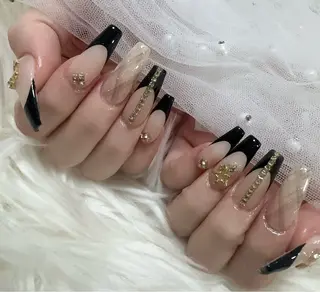 ネイル &ME ネイルサロンのネイルデザイン