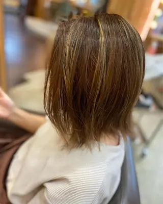 カラー 長南 やよいのヘアスタイル