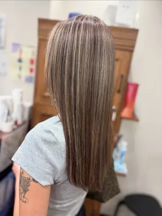 カラー 江波戸 恵のヘアスタイル