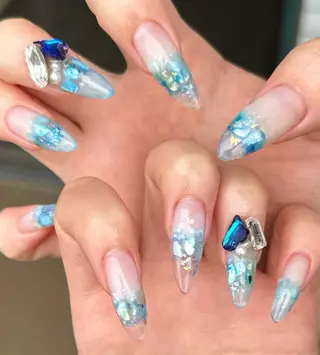 ネイル 新山 聖のネイルデザイン