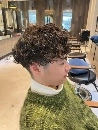 パーマ メンズ オリーブカラー🫒/ ハッシュカット/みゆのヘアスタイル