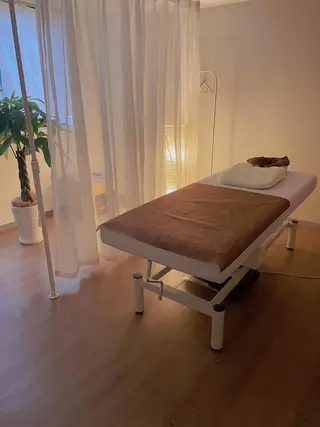 整体｜リンパ｜足つぼ ｜よもぎ蒸し｜足薬湯のエステ・リラクイメージ