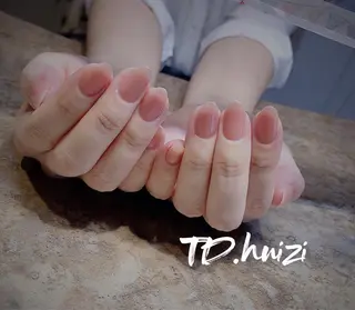 ミディアム めぐみのネイルサロン スタッフ練習のネイルデザイン