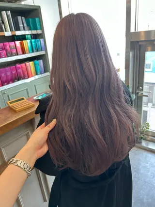 ロング カラー AYANO ／レイヤー／オリーブのヘアスタイル