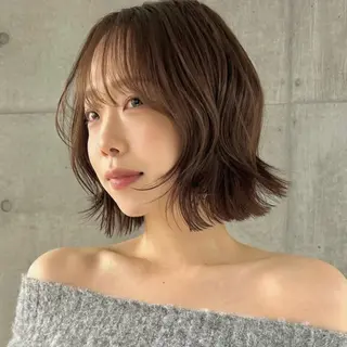 ミディアム ボブ/縮毛矯正/ レイヤー/塚田のヘアスタイル