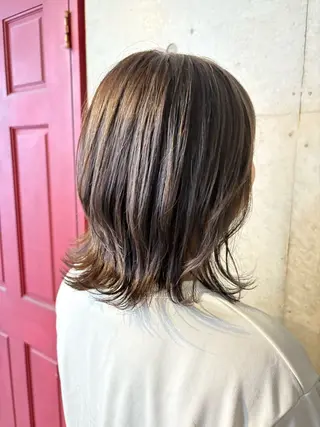 ミディアム 氏家 桜のヘアスタイル
