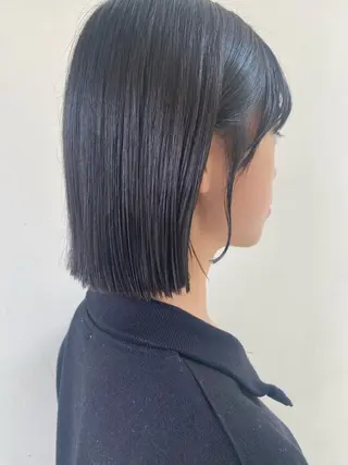 ショート 岡田 真弥のヘアスタイル