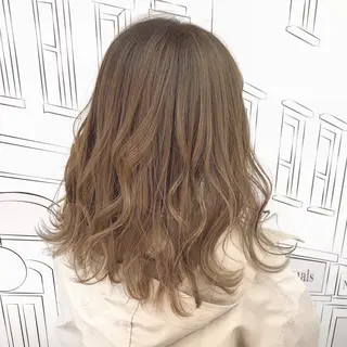 ミディアム カラー TOMOKA 艶髪/透明感カラーのヘアスタイル