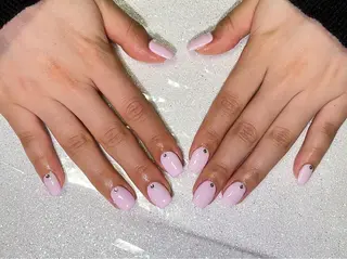 ネイル VIERU 🌈🎀💖のネイルデザイン