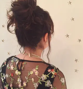 セミロング ヘアアレンジ 市川 千夏のヘアスタイル