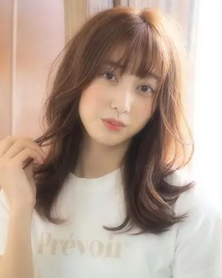 ミディアム カラー grand juteのヘアスタイル