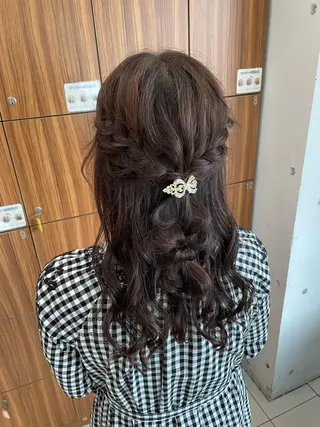 セミロング ヘアアレンジ ☪︎⋆ hair & eye yuka˚✩のマツエク・マツパデザイン