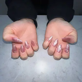 ネイル 谷井 清嘉のネイルデザイン