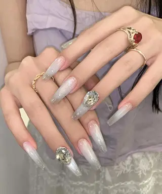 ネイル エリ🫧 nail池袋東口のネイルデザイン