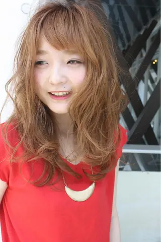 ミディアム セミロング ロング カラー パーマ tuuli トゥーリのヘアスタイル