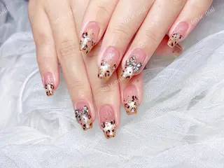 ネイル 🦋 Queenieのネイルデザイン