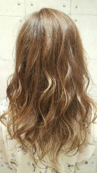 ミディアム カラー ヘアアレンジ 秋山 幸太のヘアスタイル