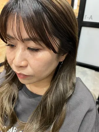 セミロング カラー パーマ ヘアアレンジ メンズ キッズ ネイル マツエク・マツパ アイブロウ 久木原 ゆりのヘアスタイル