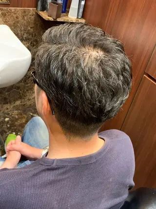 ショート パーマ メンズ 羽木 隆徒のヘアスタイル