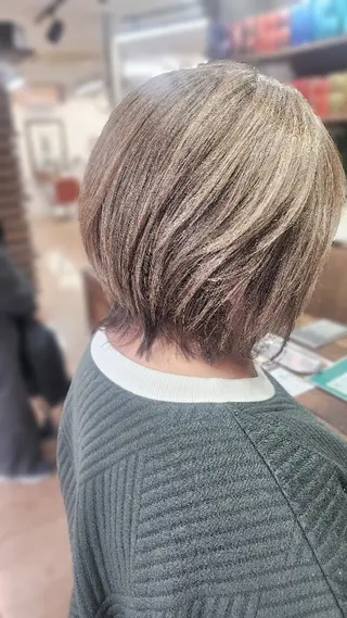 ショート カラー 柏 康孝のヘアスタイル