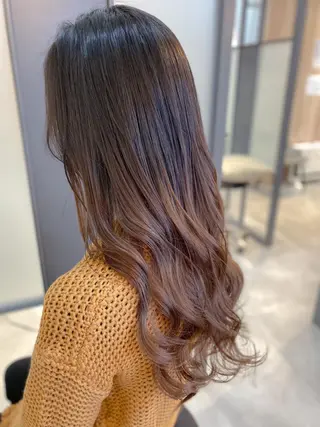 セミロング カラー 【透明感、艶髪】西村 有司のヘアスタイル