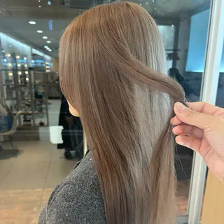 ロング 🍂透明感ベージュ カラー🍂森部杏菜のヘアスタイル
