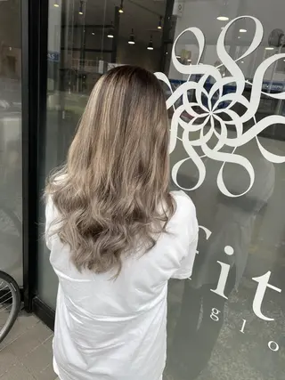 ロング カラー ヘアアレンジ Belle hair Design青野大貴のヘアスタイル
