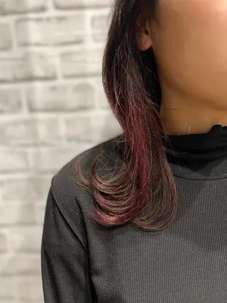 セミロング カラー 黒田 愛梨のヘアスタイル