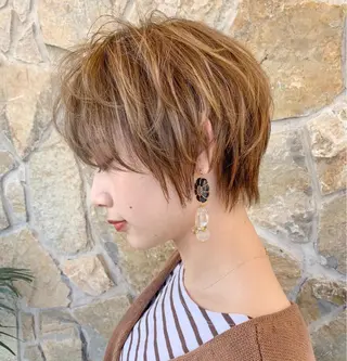ショート 里見 愛梨のヘアスタイル