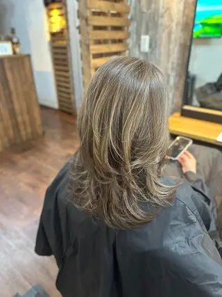 セミロング Luzir⭐︎ GEN⭐︎のヘアスタイル