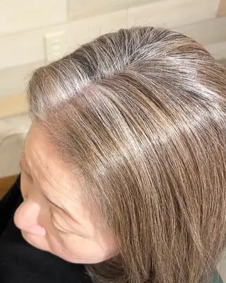 ミディアム bloom AMIのヘアスタイル