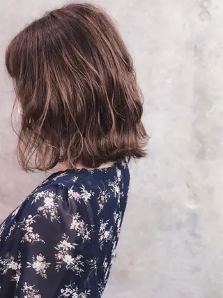 ミディアム カラー パーマ 石川 葵のヘアスタイル