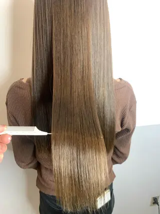 ロング カラー トップ スタイリストのヘアスタイル