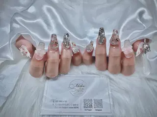 ネイル AKIKO ネイルサロンのネイルデザイン