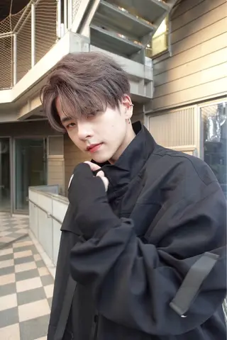 カラー メンズ 韓国ヘア/メンズ ブリーチ/パーマのヘアスタイル