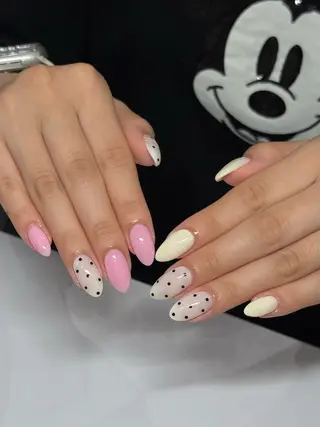 ネイル 𝘉𝘢𝘣𝘦𝘭 𝘜𝘮𝘪のネイルデザイン