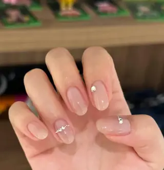 ネイル 高木 維麗絲のネイルデザイン