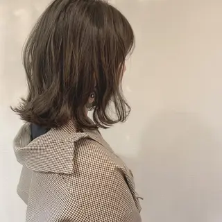 ミディアム カラー 池田 真由美のヘアスタイル