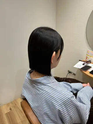 ミディアム カラー 宮本 季奈のヘアスタイル