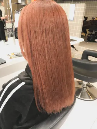 ロング ハイトーン×レイヤー カットTAKUMIのヘアスタイル