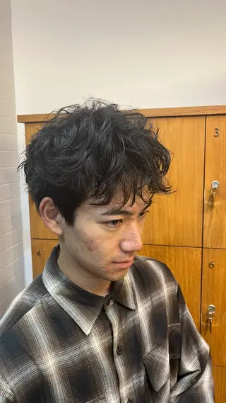 パーマ メンズ 岡野 豪のヘアスタイル