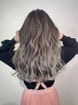 セミロング カラー _WHITE 高槻のヘアスタイル